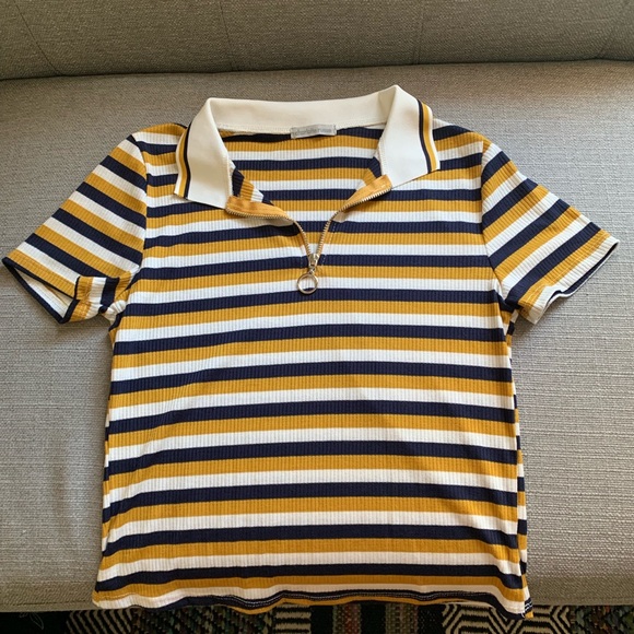 Charlotte Russe Tops - ⚡️3 for 20⚡️Retro inspired top